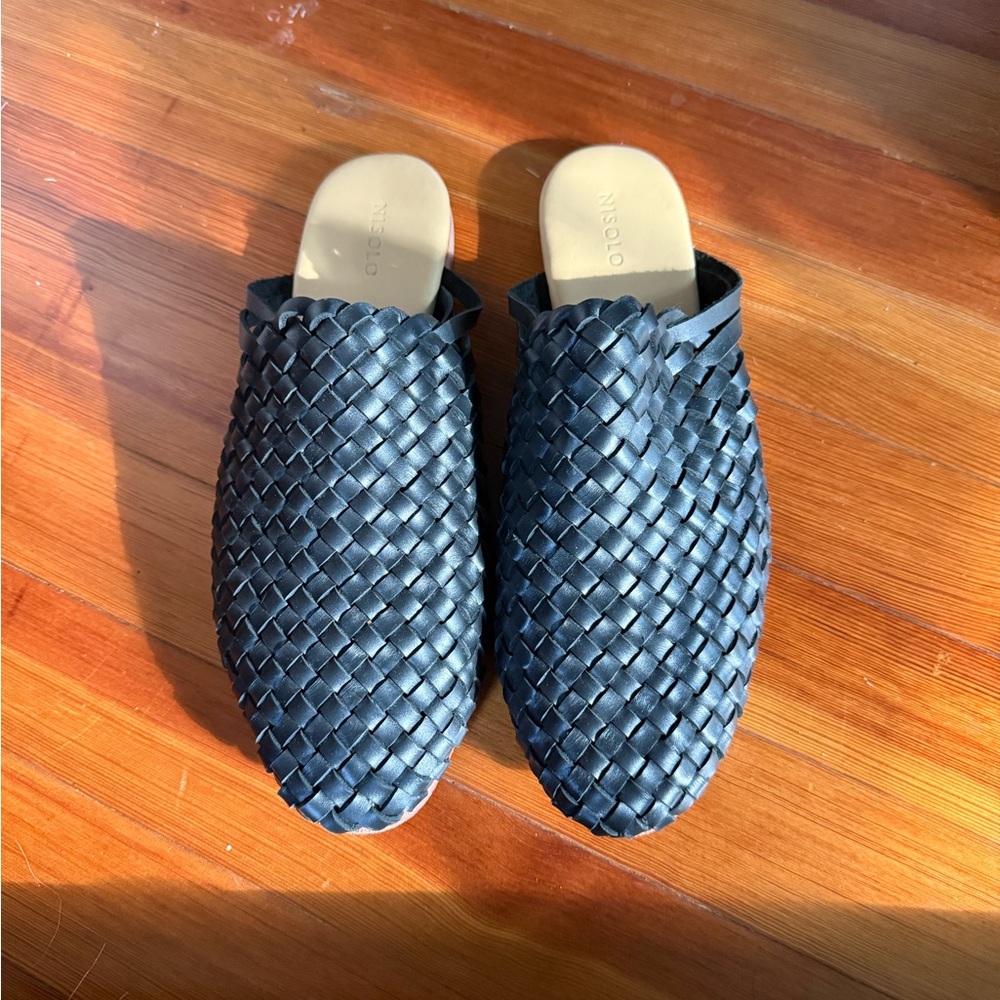 Nisolo Women’s Black Woven Loafers Mule